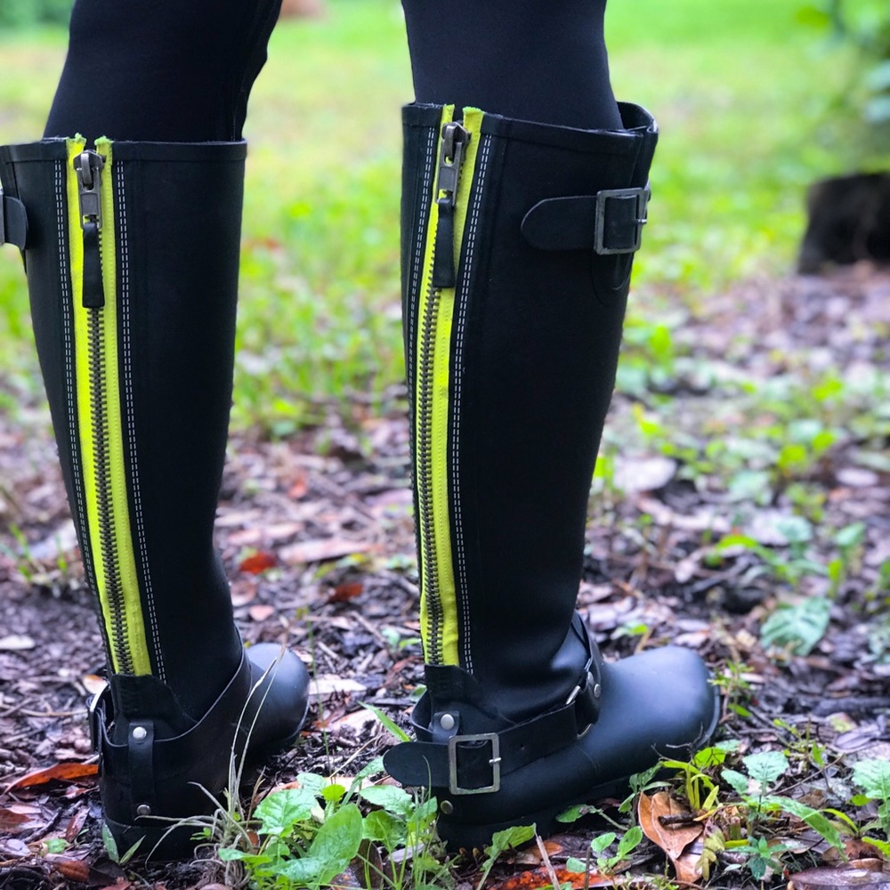 Steve Madden Tsunamii Contrast Zip Rain Boots